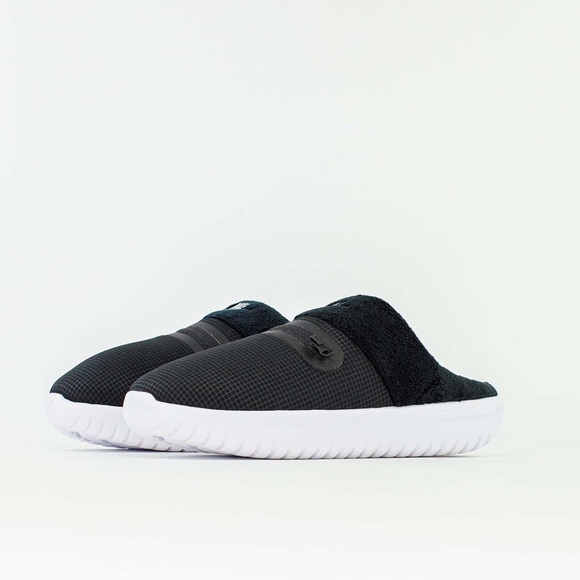 Nike Women’s Burrow Slippers. size 6. Black. - Picture 1 of 6